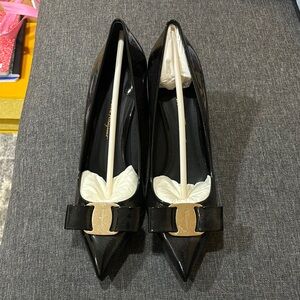 Salvatore Ferragamo Elegant Black Women's Shoes with Bow Detail